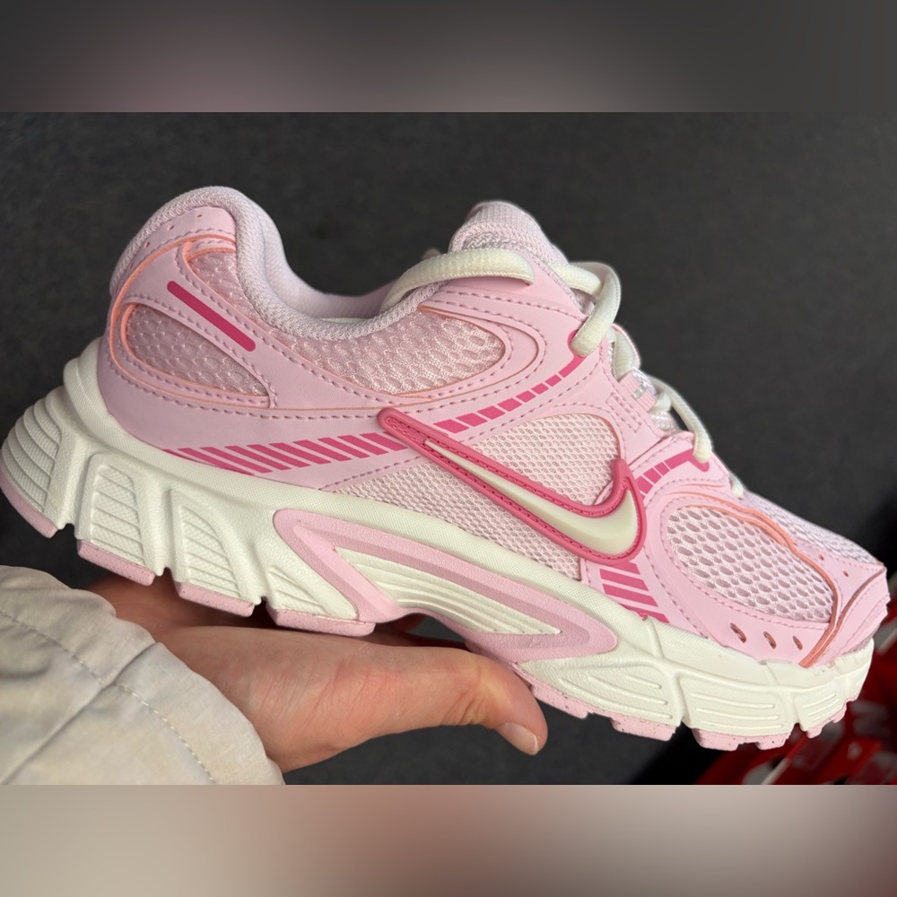 Nike V5 RNR Women's sneakers